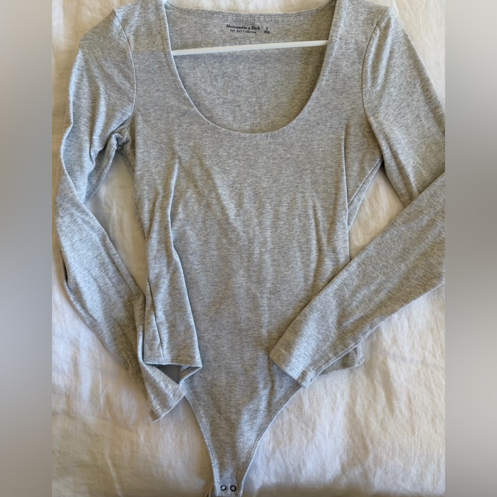 Abercrombie & Fitch Scoop Neck Long Sleeve Bodysuit - Gray